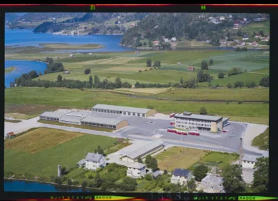 Forde-Wideroes-flyfoto_Firda Billag