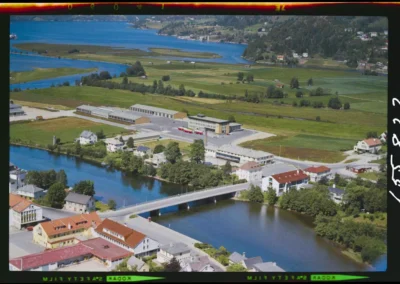 Forde-Wideroes-flyfoto Langebrua